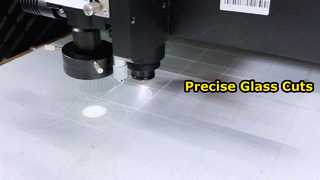 Cắt kính trắng mờ một mặt 1mm hình tròn